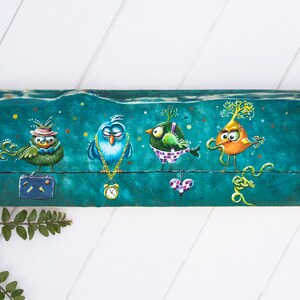 Pájaros en la línea de alambre pintura tablero de madera caprichoso animal arte de pared
