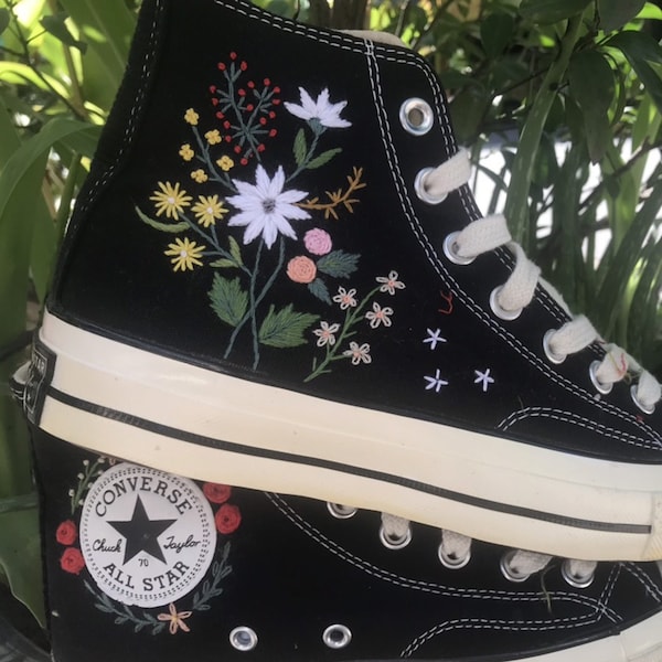 Aangepaste Converse Chuck Taylor jaren 1970 - Geborduurde bloemen Converse - Geborduurde bloemenschoenen - Gepersonaliseerde Converse schoen