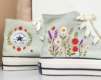 Anpassade broderade Converse High Top Sneakers: Måne, Stjärnor, Svampar