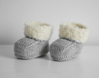 Chaussons bébé en pure laine mérinos tricotés main doux et chaud et confortables et ajustables avec coloris au choix