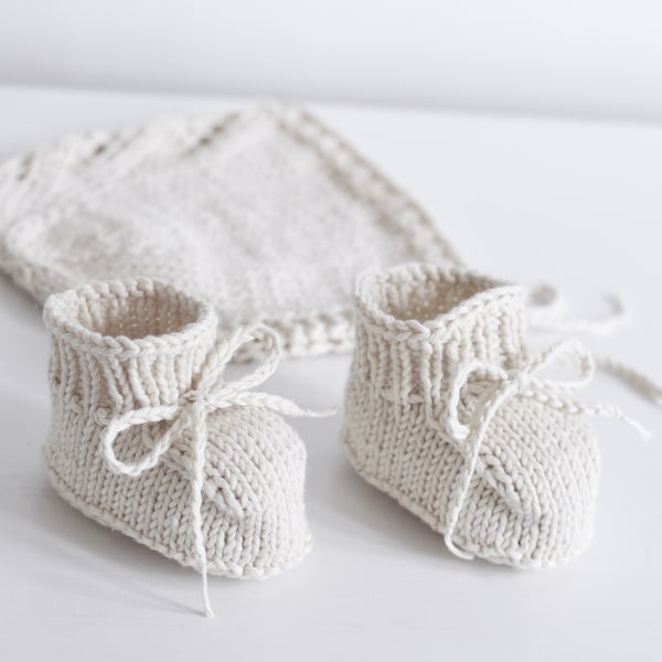 Ensemble bébé béguin et chaussons en pur coton, tricoté main, doux, layette, cadeau naissance, certifié Oeko-Tex®