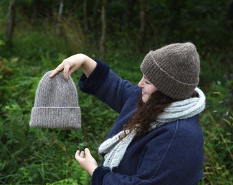 Bonnet en pure laine alpaga tricoté main bien chaud et doux et confortable pour automne et hiver homme et femme avec coloris aux choix