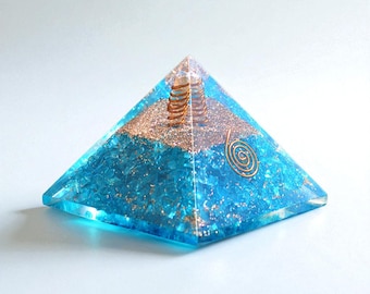 Blue Onyx Orgonite Pyramid – Copper Coil, Energy Healing Decor