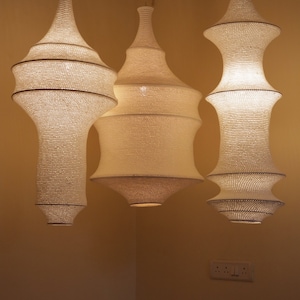 Lampada all'uncinetto / Lampada Boho / Lampadario all'uncinetto / Lampada a sospensione all'uncinetto / Paralume all'uncinetto / Illuminazione all'uncinetto / Paralume Boho