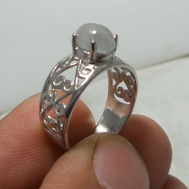 8x6 MM Top Grade Natural White Moonstone Cat/'s Eye Oval Shape Cabochon Pure 925 Silver Unisex Fine Ring
