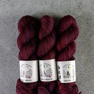 Handgefärbte Sockenwolle Violent Red, BKD BFL Twist