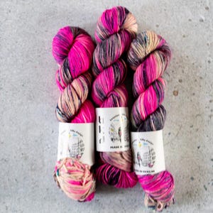 Handgefärbtes Garn, DK Merino, Auslaufbasis (220 m in 100g), Unikat