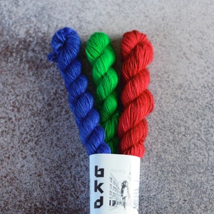 Hand dyed mini skeins of yarn, 3 x 80m in 20g, merino singles, small yarn for colorwork, stripes, intarsia, entrelac knitting