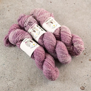 BKD Merino Boucle, handgefärbtes Garn, DK Boucle, 220 m in 100g ""Flieder"""
