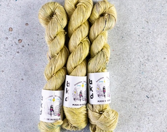 BKD Boo: hand dyed bamboo linen yarn, vegan yarn, fingering weight, 400m in 100g