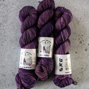 Handgefärbtes Garn, DK Merino, Auslaufbasis (220 m in 100g), Unikat