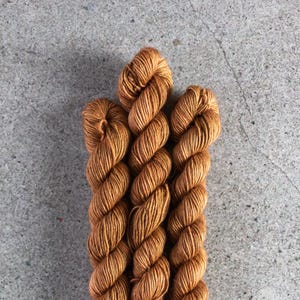 Handgefärbtes Garn, Mini Skeins, single Merino, 80 m in 20g, BKD Garn