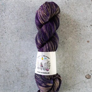 Handgefärbtes Garn, DK Merino, Auslaufbasis (220 m in 100g), Unikat