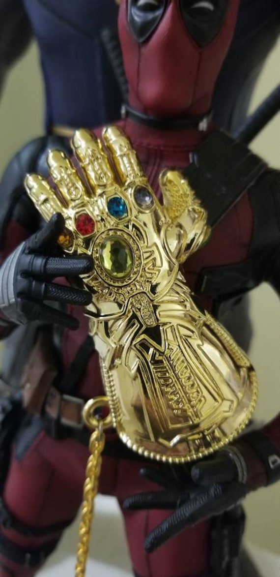 Endgame Thanos Infinity Gauntlet Gold Diecast Ornament Avengers Infinity War
