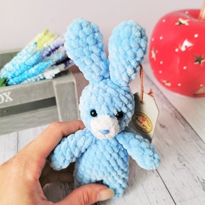 ベルベットの柔らかいウサギ、ぬいぐるみのウサギのおもちゃ、かわいいかぎ針編みのウサギのおもちゃ、あみぐるみのウサギの人形、初めてのおもちゃのぬいぐるみの動物のウサギ、豪華な灰色のウサギ