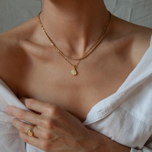 Collar de piedra lunar en bruto, colgante de piedra lunar de oro, collar de piedra natural, piedra de nacimiento de junio, regalo para esposa