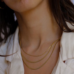 Platte slangenketting, visgraatketting, dikke kettingchoker, visgraat gouden choker, gouden slangenketting afbeelding 10