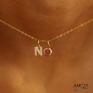 Collier personnalisé avec pierres de naissance, collier initial délicat, pendentif lettre diamant CZ, bijoux imperméables, cadeaux de Noël uniques pour elle
