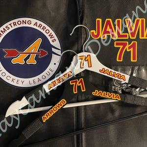 Ensemble housse de protection et cintre personnalisés pour maillot de hockey