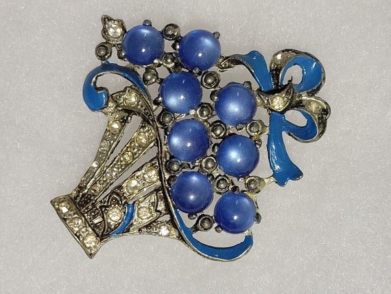 1940's Moonglow Flower Basket Brooch - image 7