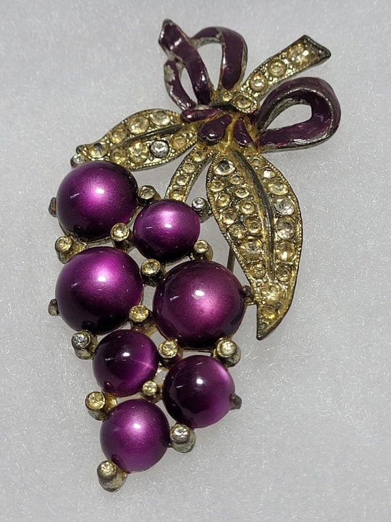 Vintage Moonglow Coro Grape Bunch Brooch