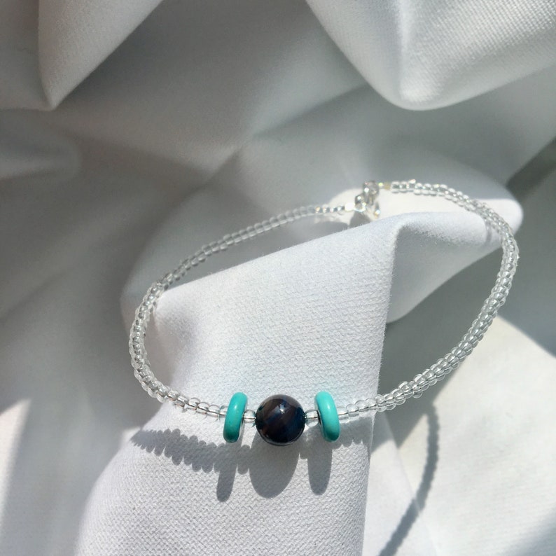 Simple Chic Women/'s Bead Bracelet Blue Bracelet Boho Crescent Moon Bead Bracelet for Her Turquoise and Blue Shell Beaded Bracelet