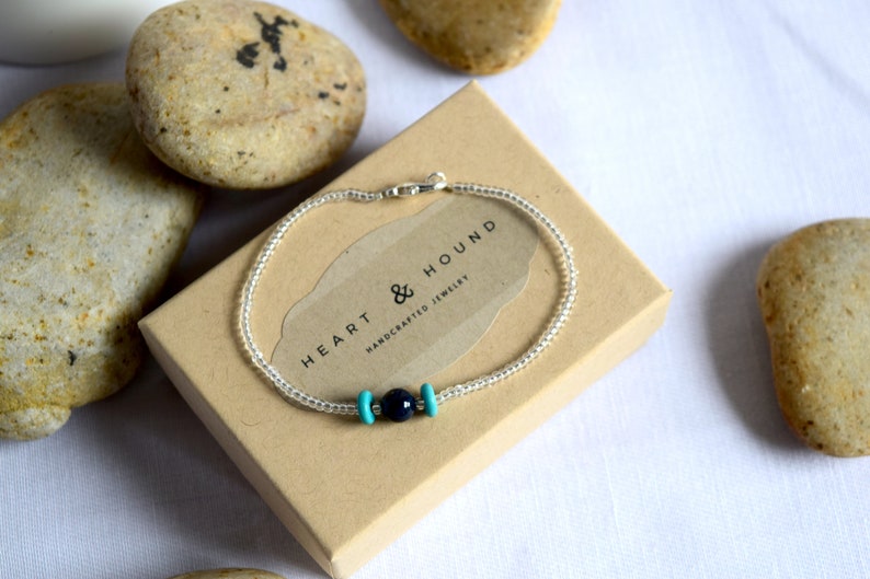 Simple Chic Women/'s Bead Bracelet Blue Bracelet Boho Crescent Moon Bead Bracelet for Her Turquoise and Blue Shell Beaded Bracelet