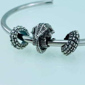 Bead &quot;Crocodile&quot;