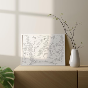 K&ouml;nnte beinhalten: Eine Schwarzwei&szlig;-Linienkarte einer fiktiven Welt mit dem Titel "The Old World". Die Karte zeigt verschiedene Regionen, darunter "The Wilds", "The Midlands", "The Aethel Plains" und "D'nara".
