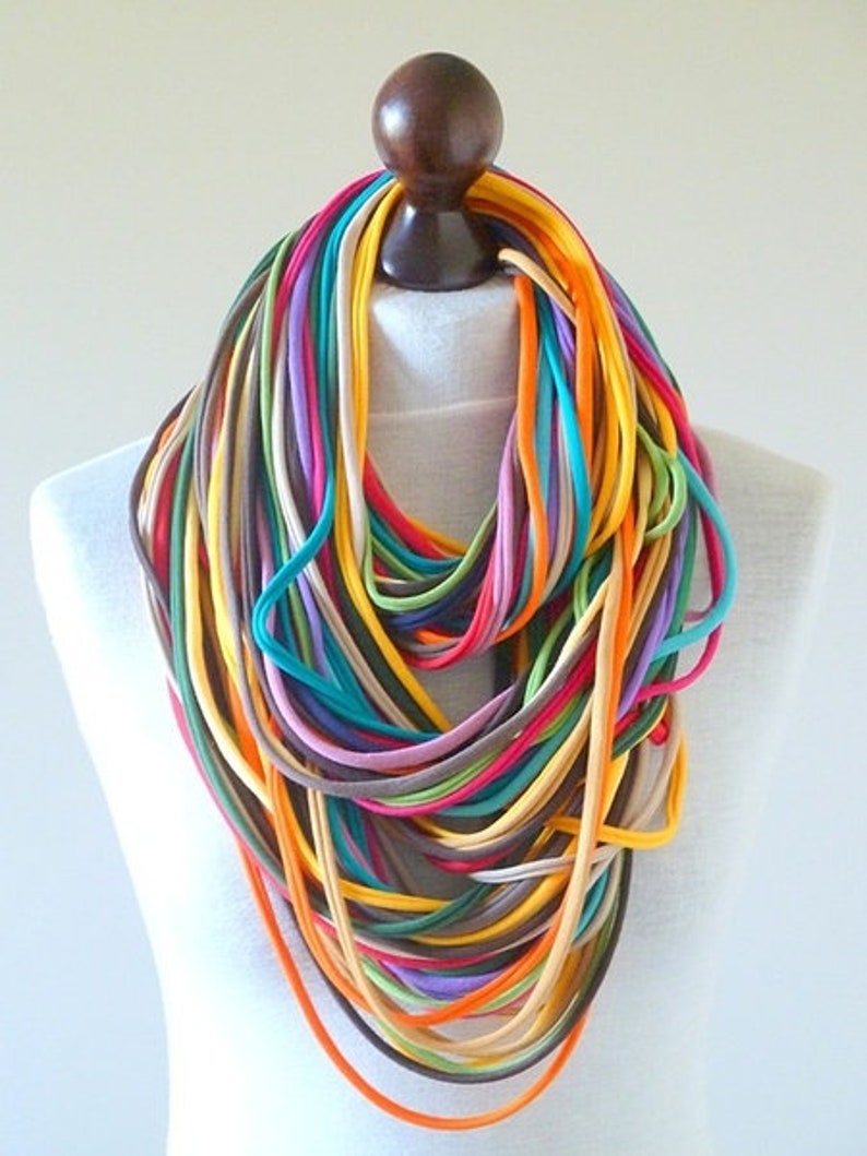 knitted necklace colored strings infinity image 2