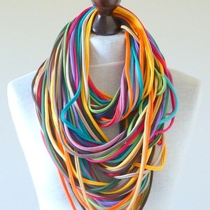 knitted necklace colored strings infinity image 1