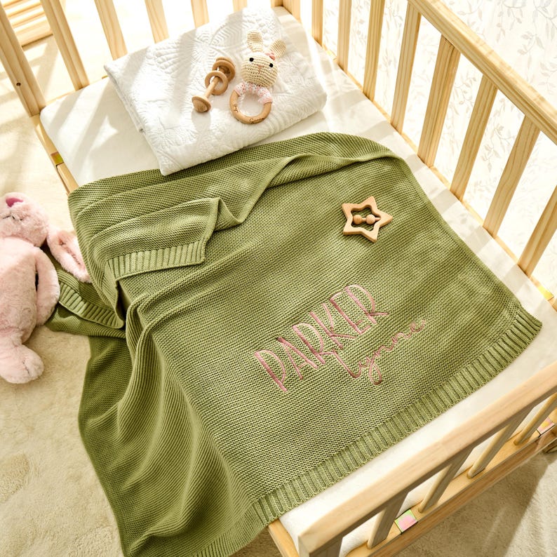 Anpassad babyfilt, broderat namn, barnvagnsfilt, present till nyfödd, mjuk, andningsbar bomullsstickning, babyfiltsset, personlig namnfilt bild 8