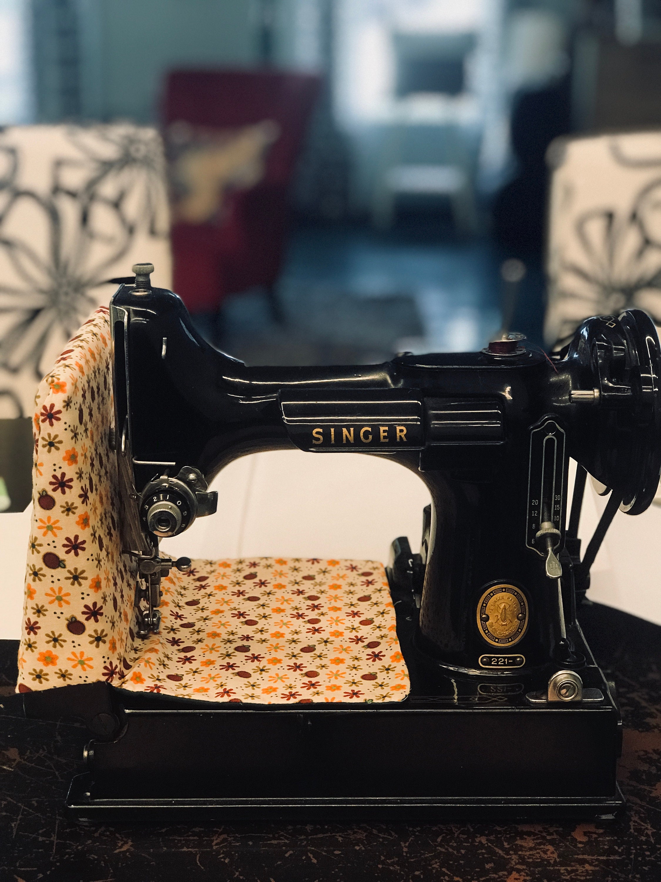 Singer Featherweight 221 Centennial Sewing Machine For Sale – The