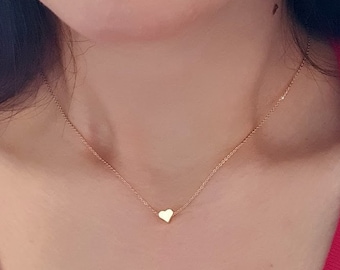 Collana a cuore minuscolo, Ciondolo cuore placcato oro, Delicato, Minimalista, Ragazza, Amore, Regalo damigella d'onore, Regalo per lei, Cuore d'oro, Personalizzato