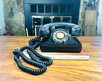 Vintage Northern Electric Bakelite Rotary Phone - Canadian No 1 Pyramid Desk  Phone