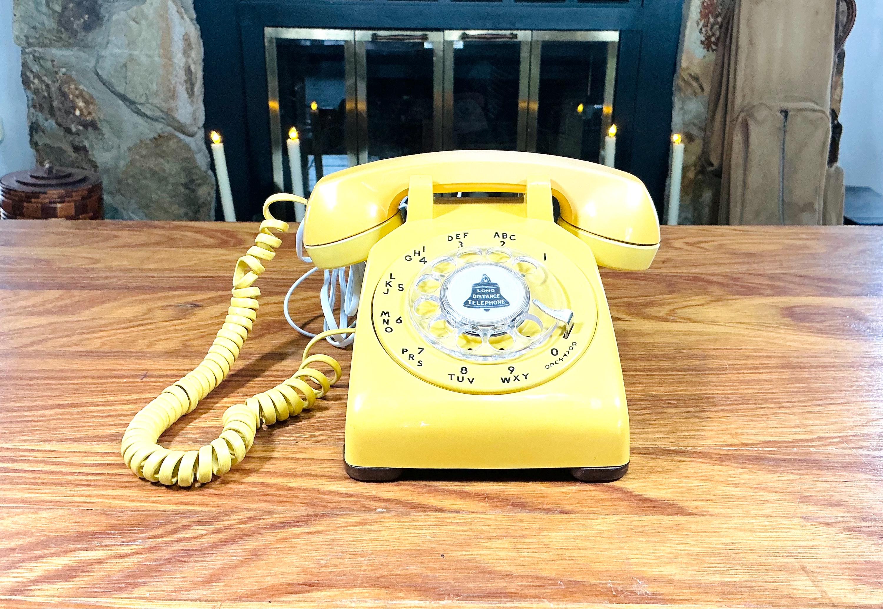 注目ショップ・ブランドのギフト Western Vintage Electric WORKS Telephone, Rotary Gold Yellow 電話機