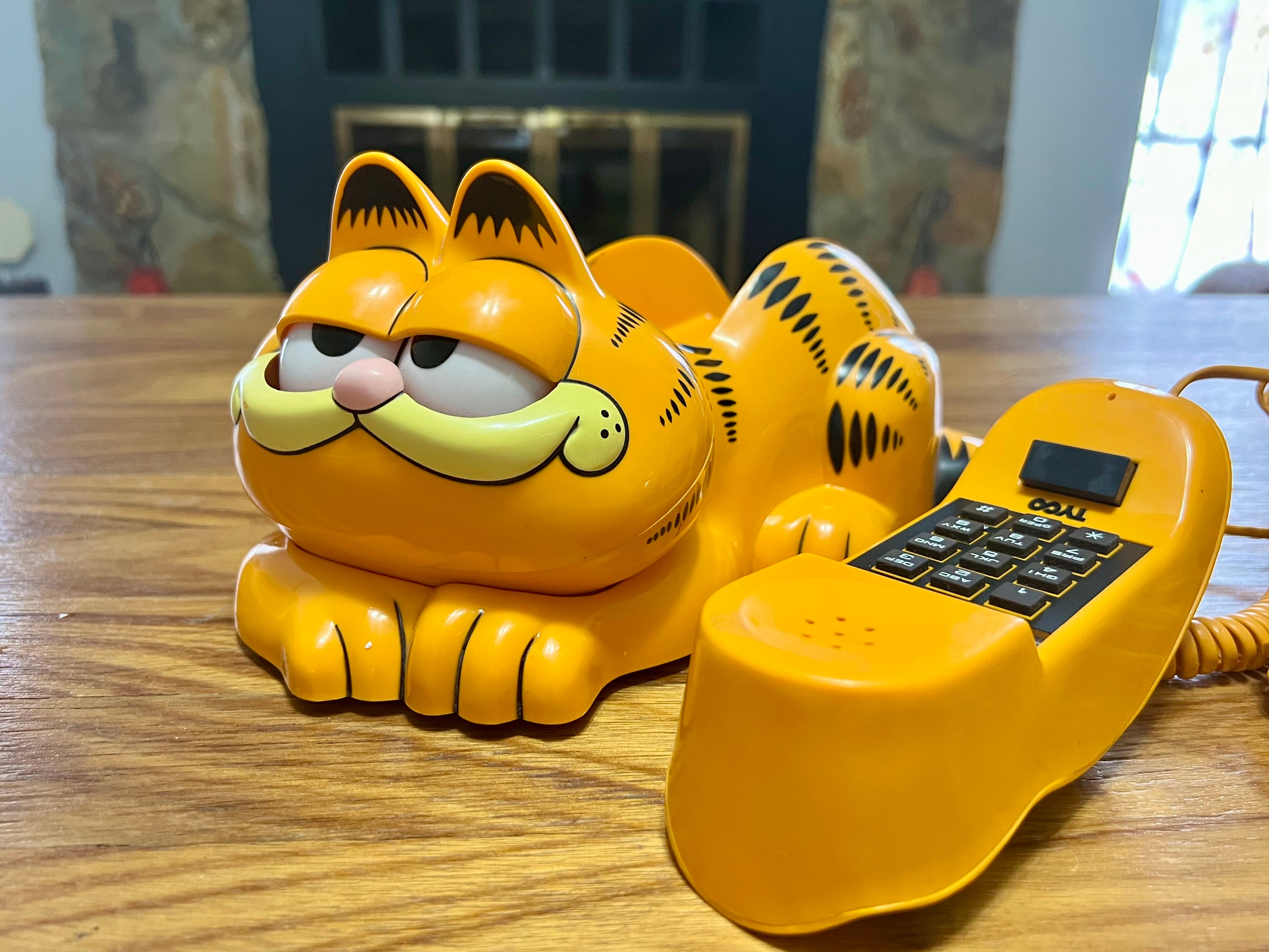 Vintage Tyco Garfield Landline Telephone, Eyes Open and Close, WORKS