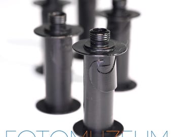 Carrete de recogida de latón de 35 mm que parece no estar en uso, para FED-1, 2, 3, probablemente para Leica IIIc