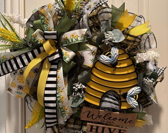 Bumble Bee Wreath, Bumble Bee Decor, Spring Wreath, Summer Wreath, Everyday Wreath, Bee Decor, Bee Wreath