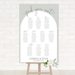 Sage Green Arch Wedding Seating Chart Board Sign / Elenco degli invitati personalizzato e tabella dei posti a sedere - Trova il tuo posto