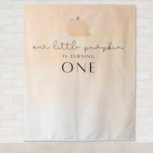 Unser kleiner Kürbis dreht sich um eine personalisierte Kulisse | Personalisierte Herbst 1. Geburtstagsparty Kulisse