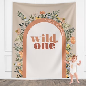 Tło z tekstem „Wild One” na zamówienie, „She's a Little Wildflower”, tło na pierwsze urodziny, urodziny dziewczynki, urodziny w stylu boho, kwiaty w stylu retro