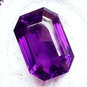 Natural Violet Amethyst Loose Gemstone (70-80 Ct)