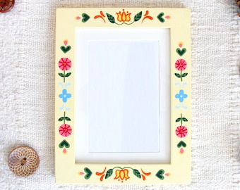 Merry Day - Folk Art Inspired Frame (5x7, or 4x6 with matting) - Hand Painted