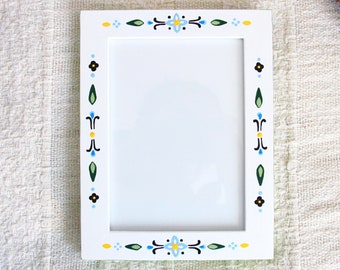 Spring Garden- Folk Art Inspired Frame (5x7, or 4x6 with matting) - Hand Painted