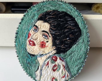 Embroidery brooch inspired by Gustav Klimt Portrait of a Ladi.  Textile art jewelry. Klimt embroidery art brooch. Painter brooch
