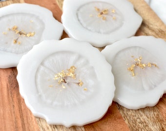 Agate Slice/Geode Coasters | Set of 4 | Pearly White + Gold Flakes, Neutral | Epoxy resin coaster set | home decor, gift