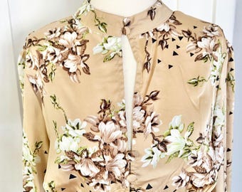 Reworked Vintage Blouse 1970s Cream and Floral Long Sleeve Fitted Waist Keyhole Front size Medium