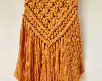 Small macrame wall hanging/ mustard wall hanging/ small wall decor/ mustard decor/ 70’s style