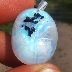 White Labradorite pendant with Tourmaline inclusion, Peristerite, extra quality, 3.5cm, 18grams, solid pendant, silver attachment